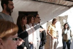 Els participants escolten la conclusió de la dinàmica de dissbte al matí