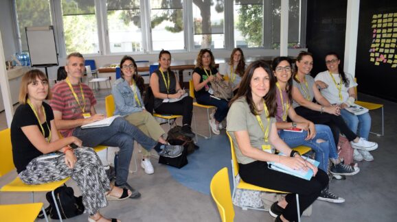Caps d’estudi realitzant la formació del Mètode 4-17